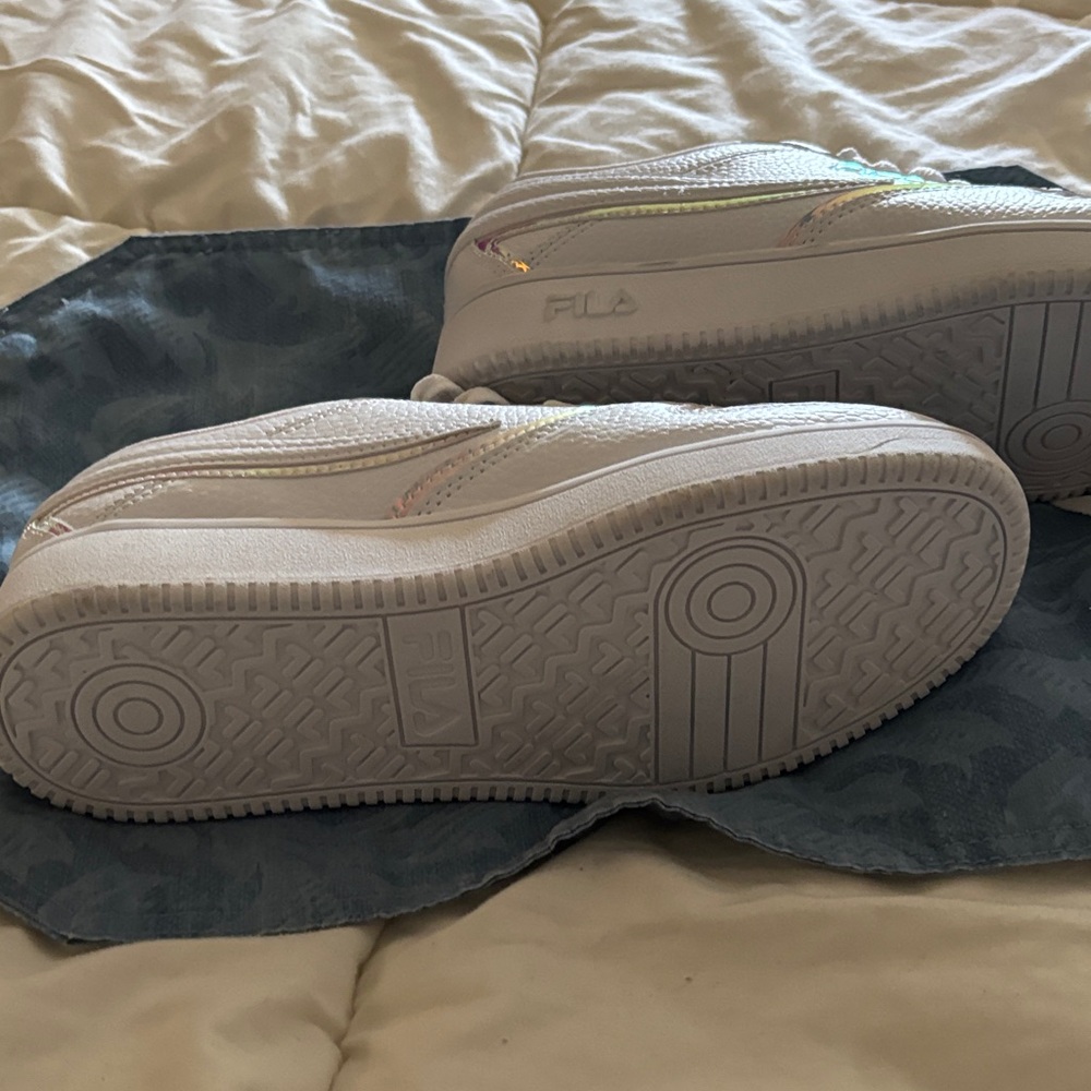 Fila Classic White Leather Sneakers - Picture 7 of 13